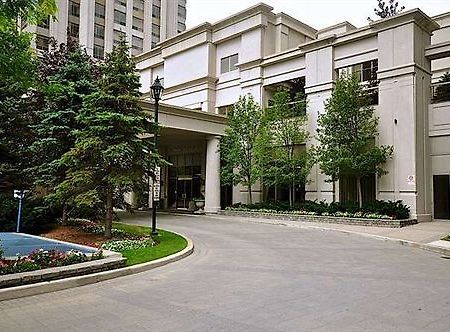 Park Suites Mississauga - Skymark Exterior photo