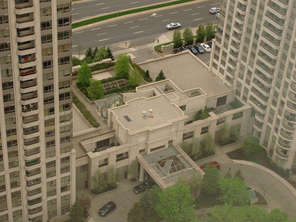 Park Suites Mississauga - Skymark Exterior photo